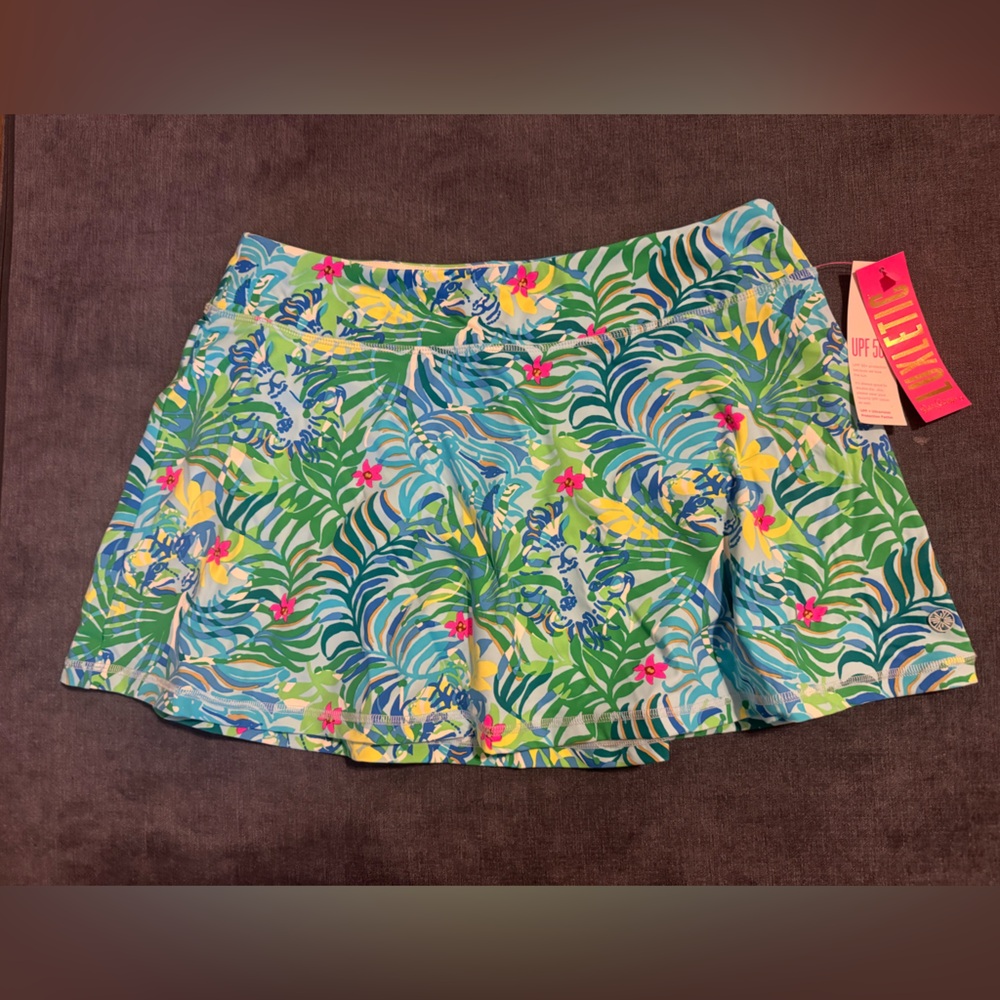 Lilly Pulitzer Green Blue Tropical Print Skort with Pink Accents
